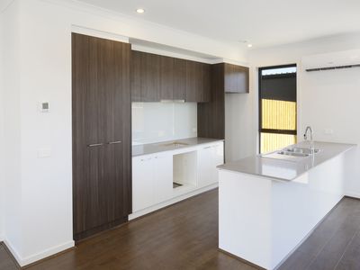 2 Nostrand Walk, Point Cook