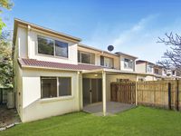 16 / 74 Universal Street, Pacific Pines