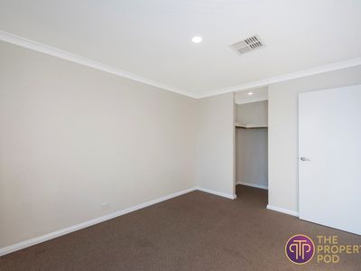 39 Sellafield Bend, Waikiki