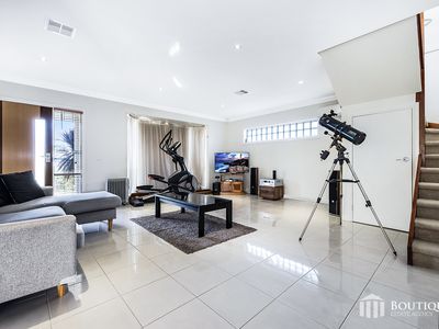 1 / 15 Hughes Crescent, Dandenong North