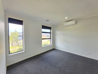 9 Bonito Street, Melton South