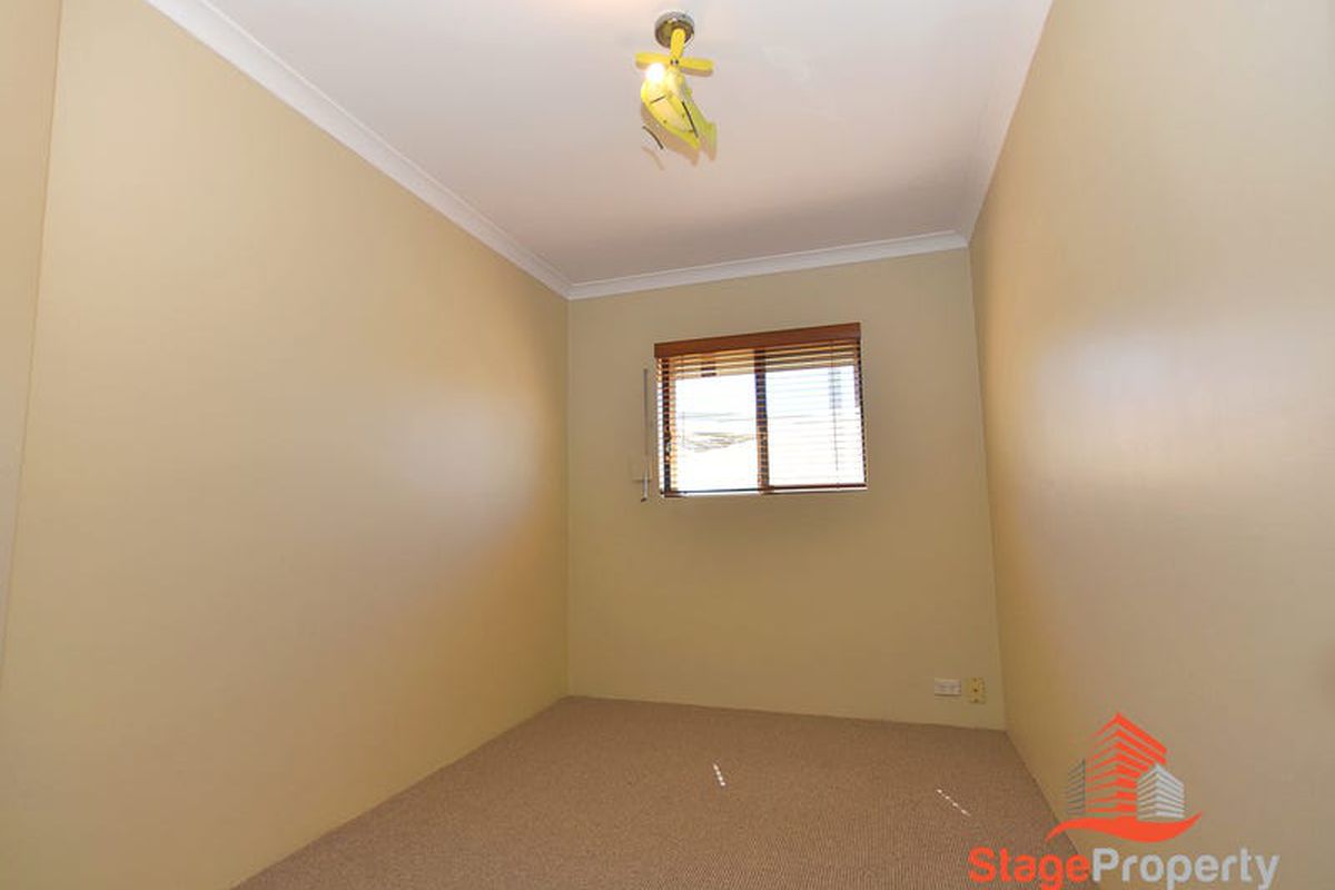12 Bronzewing Loop, Wembley
