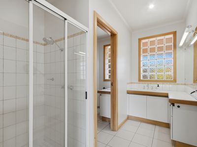 4 Victoria Close, Sale