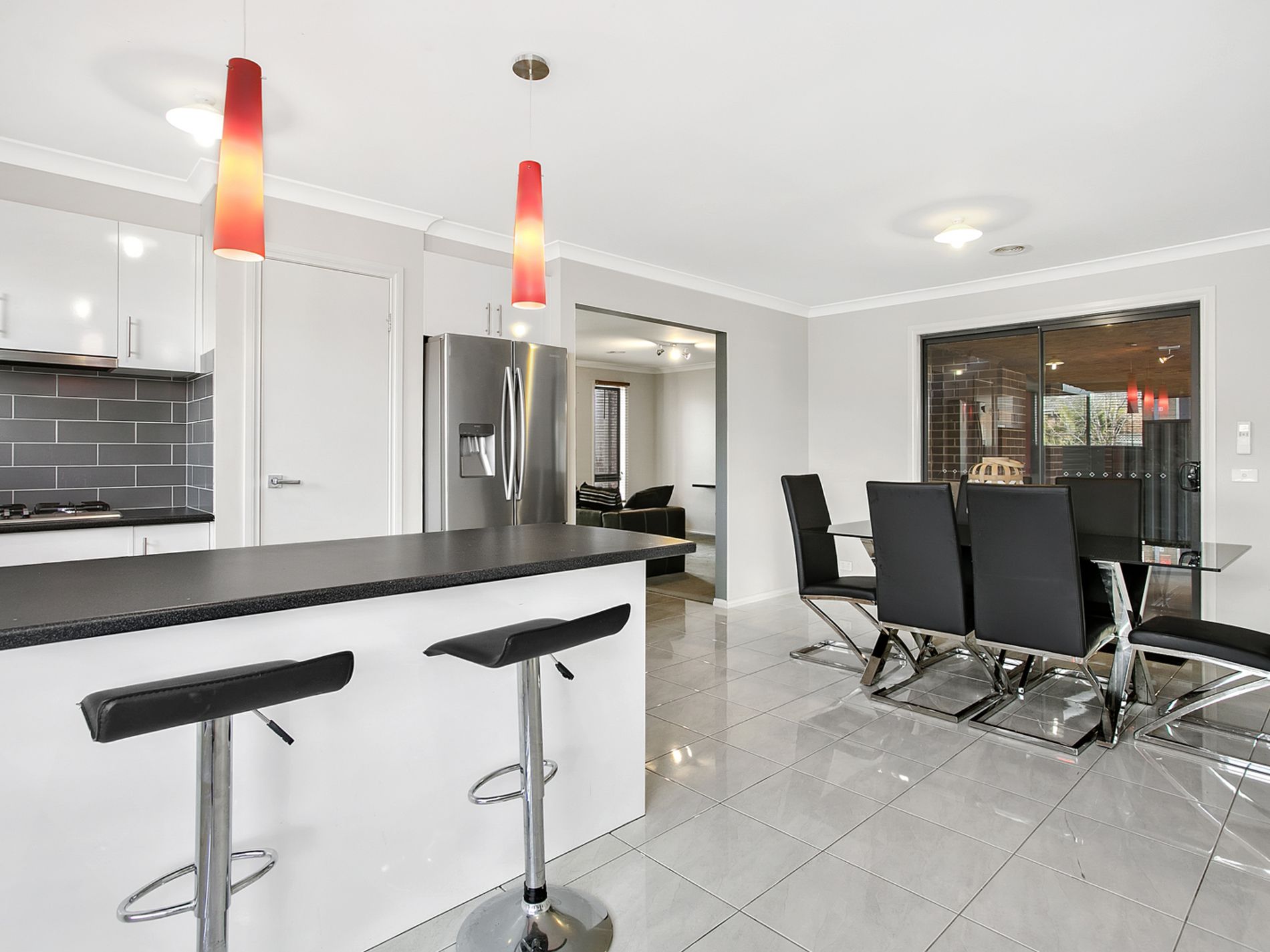 8 Yarraman Road, Manor Lakes