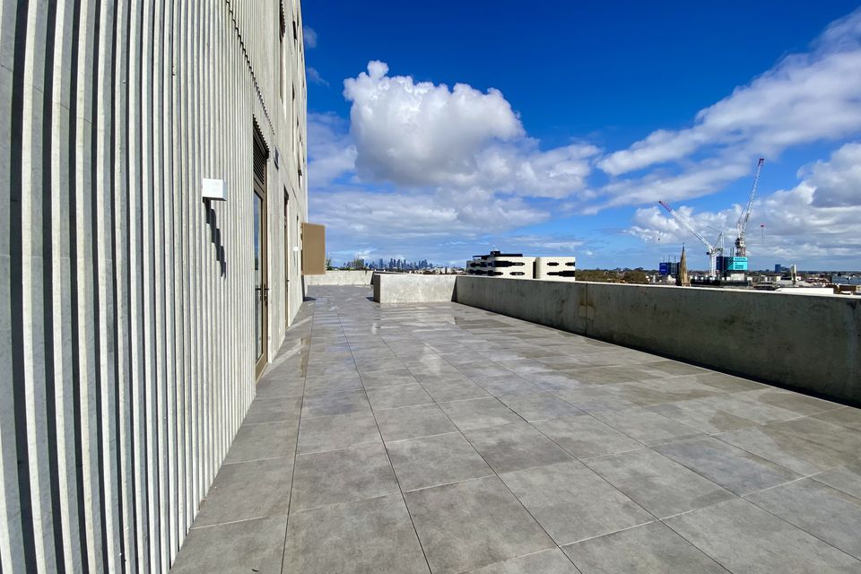 710 / 20 Wardens Walk, Coburg