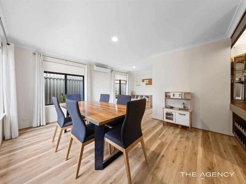 2 Little Rush Close, South Lake