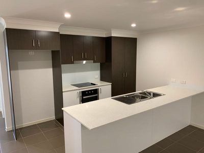 2 / 26 Summit St, Griffin