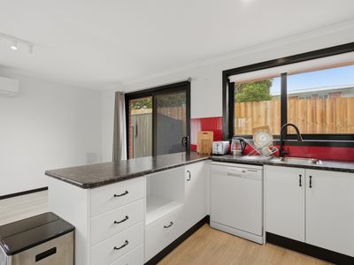 2 / 25 Walkers Avenue, Newnham