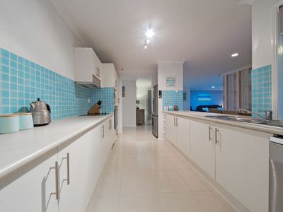 6 Colvin Court, Wakerley