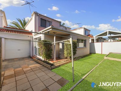 2 / 620-622 The Horsley Drive, Smithfield