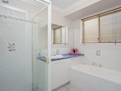 76 Illoura Place, Cooroibah