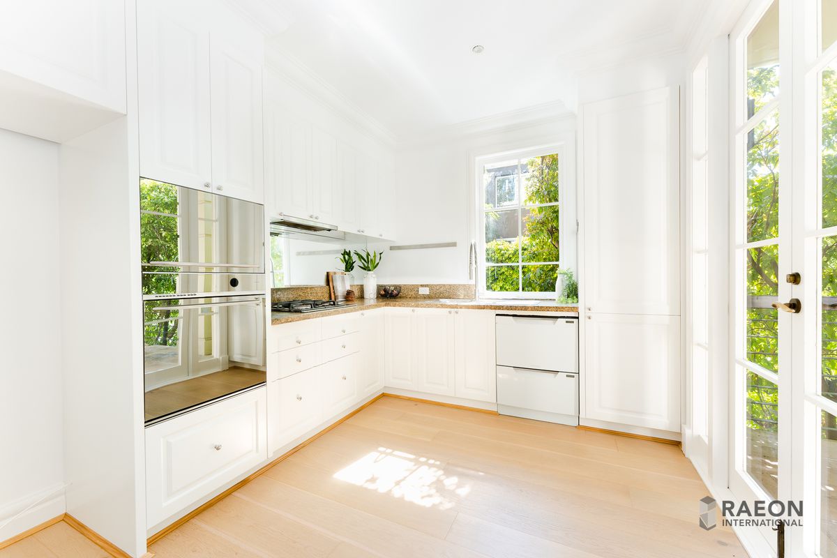 2 / 380 Toorak Road, South Yarra