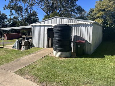 39 Burtons Road, Kingaroy