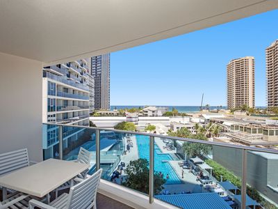 10505 / 3113 Surfers, Surfers Paradise