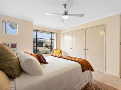 17 Pinot Loop, Pearsall