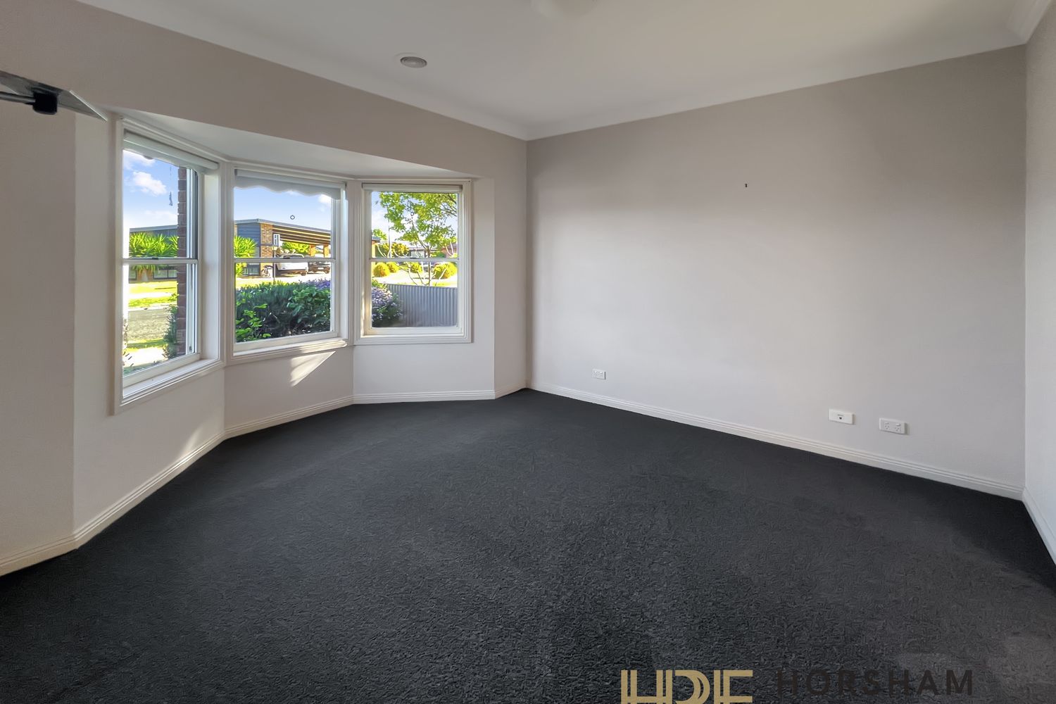 1 / 8 Dougherty Street, Horsham