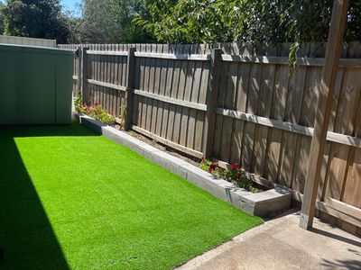 2 / 7 Albert Drive, Melton South
