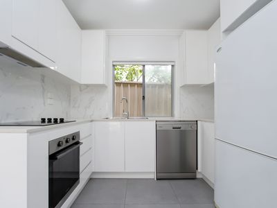 Flat / 64 Jubilee Avenue, Beverley Park