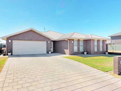 10 Waterfall Crescent, Dubbo
