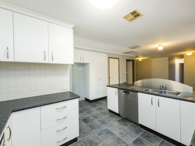 35 Wettenhall Circuit, Calwell