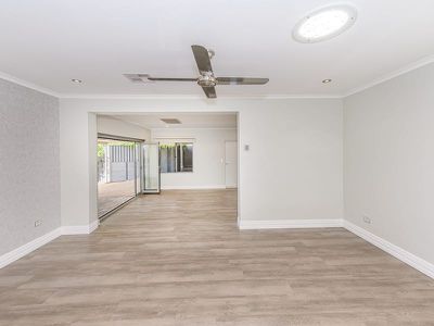 21 Stawell Way, Padbury