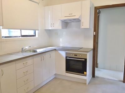 1 / 4 Commonwealth Avenue, Burrill Lake