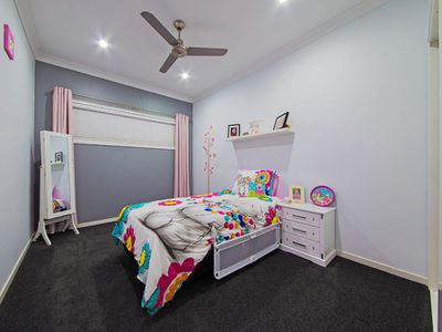 2 Feathertail Place, Gumdale