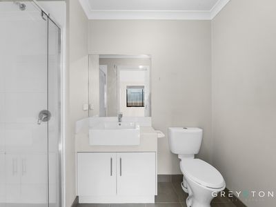 16 Abbott Street, Melton South