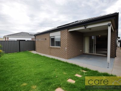 18 Arbourlea Boulevard, Cranbourne North