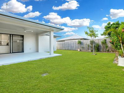 11 Girringun Parade, Mount Peter