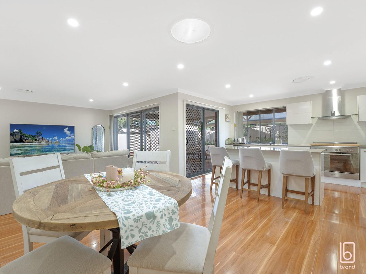 37 Grasstree Avenue, Woongarrah