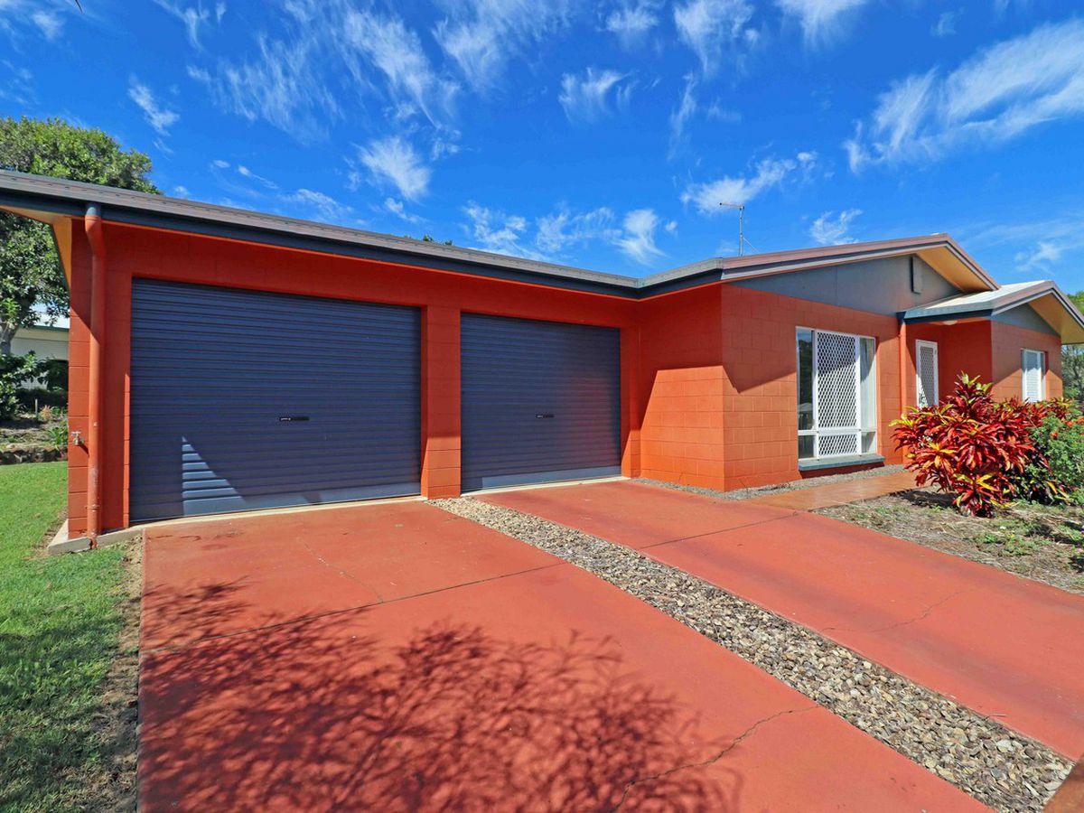 1 Paula Close, Atherton