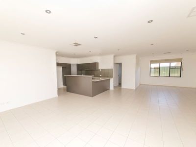 19 /  2-8 Diane Street, Dubbo