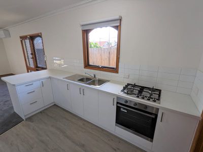 9 / 270A Pakington Street, Newtown