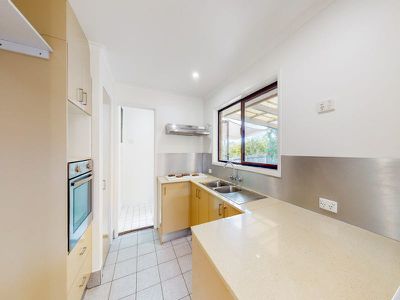 9 Knightsbridge Crescent, Rochedale South