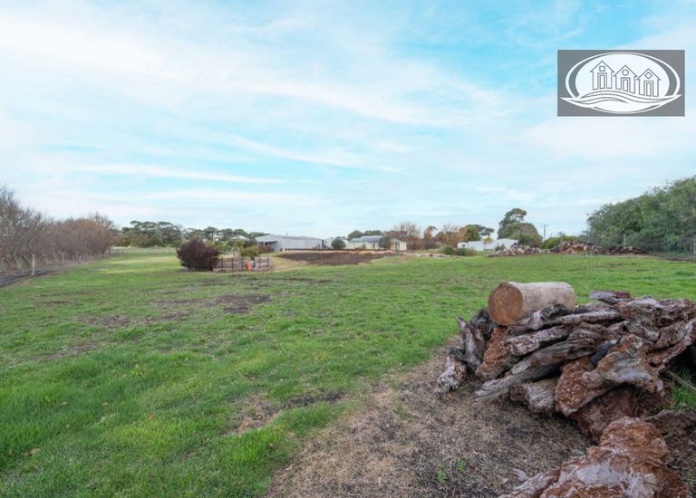 42 Graves Street, Narrawong