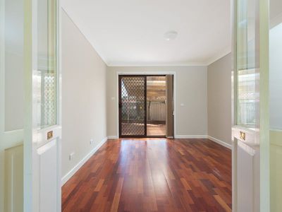4 Geelong Crescent, St Johns Park