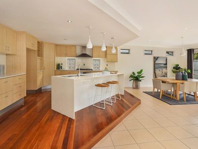 7 Bonaire Court, Kawana Island