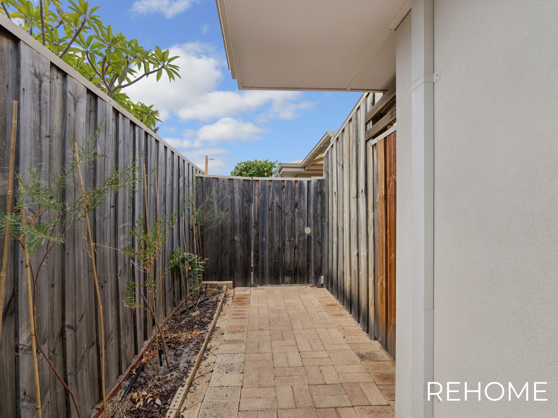 Granny Flat / 16 Glover Street, Dianella