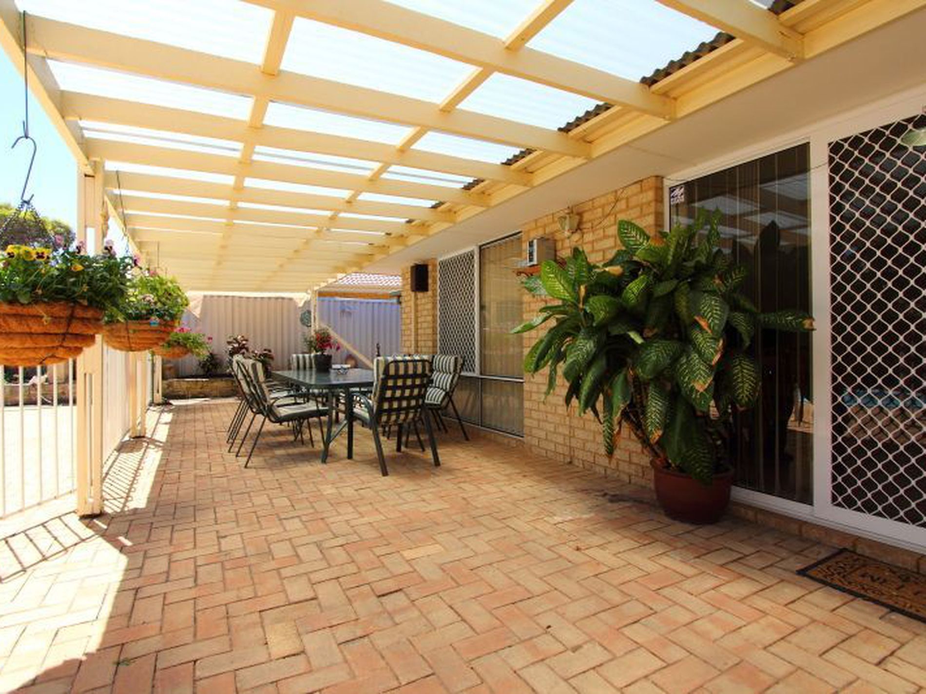 2 Klein Court, Winthrop