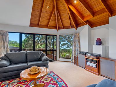 1/62 Beach Road, Castor Bay