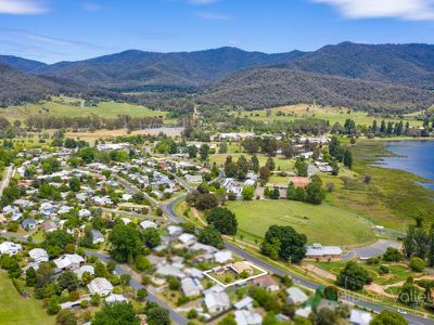 36 Lakeside Avenue, Mount Beauty