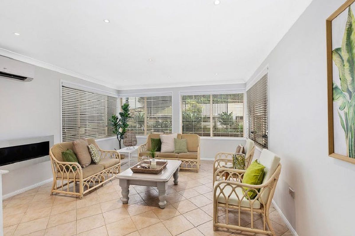 12 Scribbly Gum Crescent, Erina