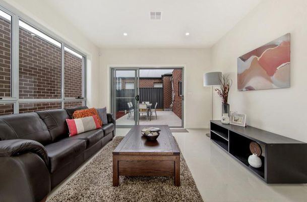 97 Horizon Boulevard, Greenvale