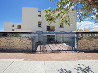 8/57 King George Street, Victoria Park
