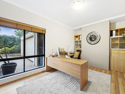 27 Dickenson Way, Booragoon