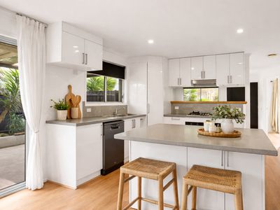 2 Laurel Cres, Carrum Downs