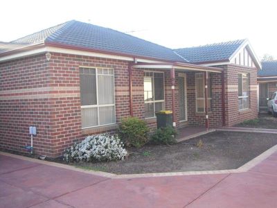 2 / 44 Hogans Road, Hoppers Crossing