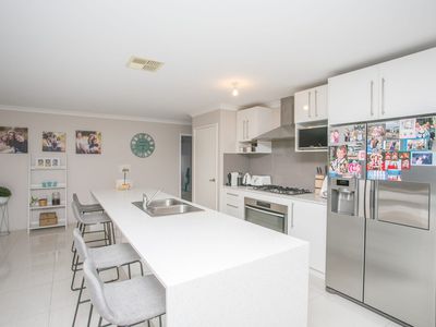 62 Salwood Loop, Banksia Grove