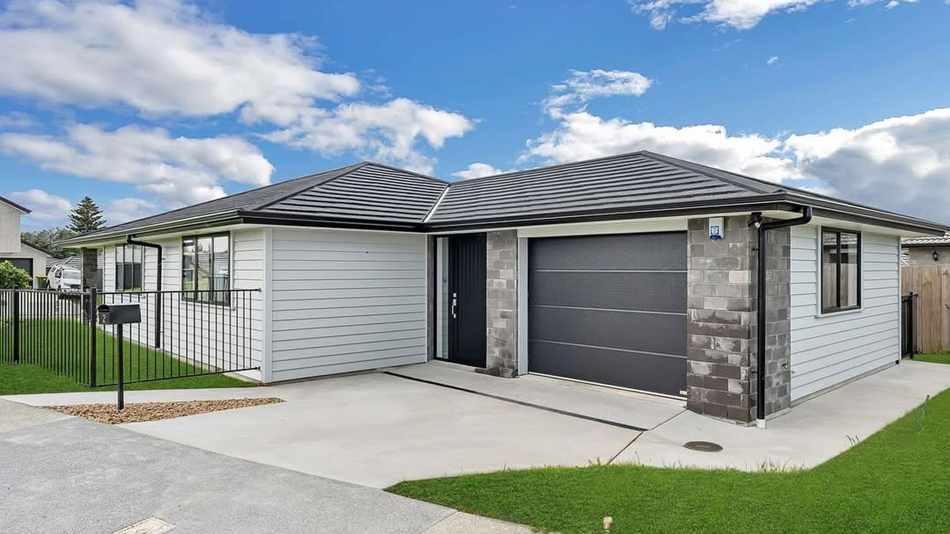 PRE-MORTGAGEE SALE, Must Be Sold!